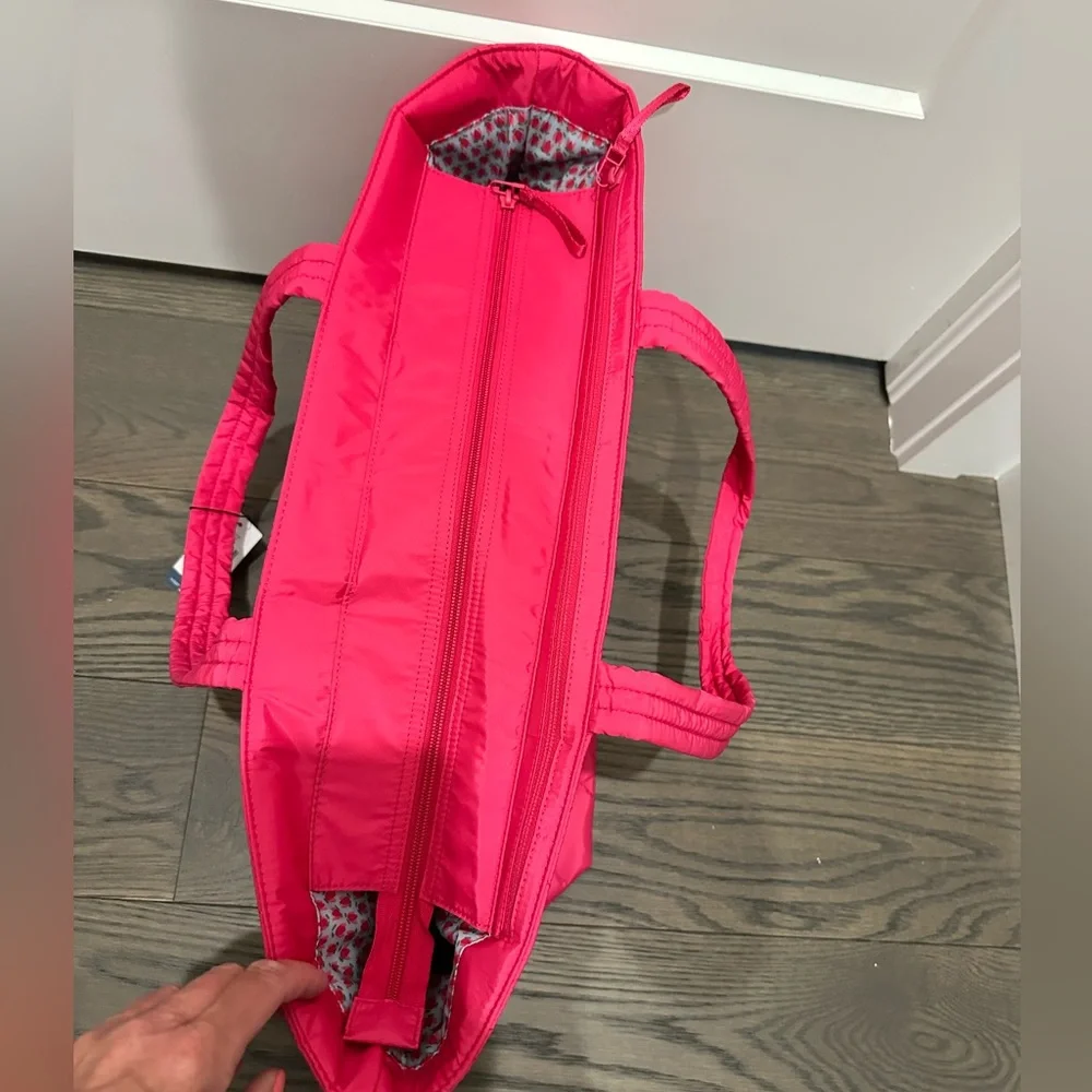 Vera Bradley Ultralight Travel Tote NWT - Picture 4 of 10